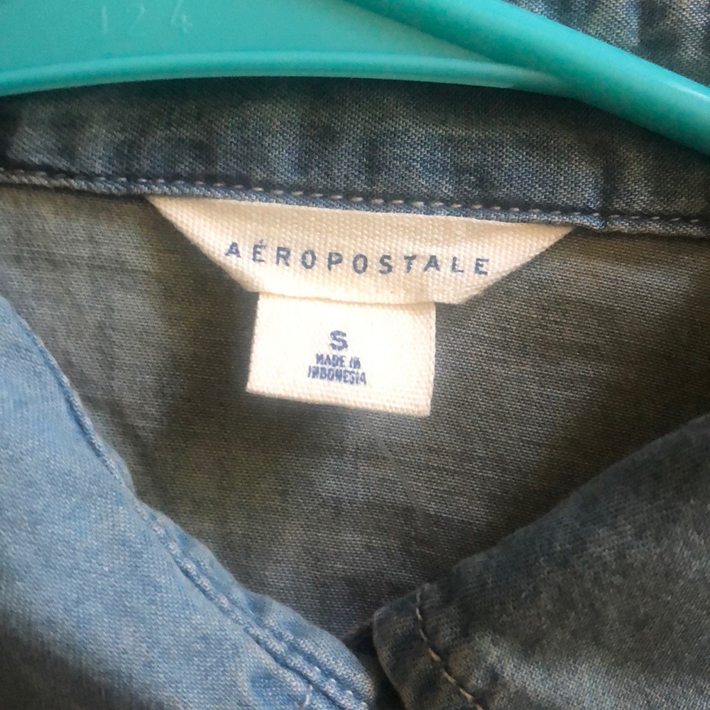 Women’s Denim Button Up - Picture 4 of 6